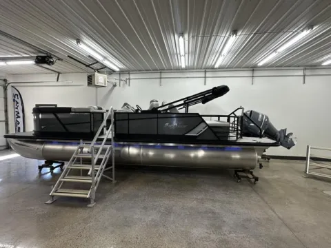 Unknown 2026 SUNCHASER GENEVA SPORT 25 SB DH TRIPLE 300HP BUNK TRAILER for sale in Fargo, ND