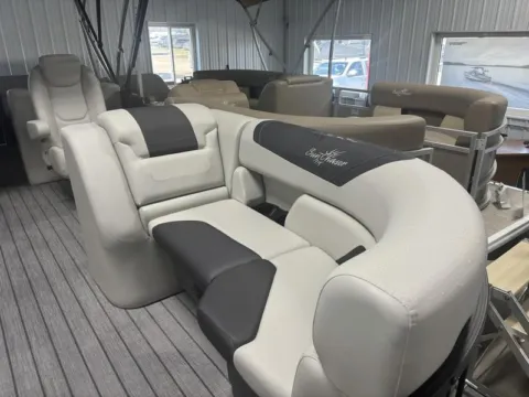 More photos of 2025 SUNCHASER GENEVA 22 LR DH 150HP LEGS BUNK TRAILER DEMO at McLaughlin's RV and Marine, ND