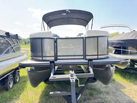 More photos of 2025 SUNCHASER GENEVA 22 LR DH PTS TRIPLE 150HP BUNK TRAILER at McLaughlin's RV and Marine, ND