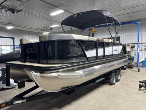 More photos of 2025 SUNCHASER ECLIPSE 23 SBX BAR TRIPLE 200HP BUNK TRAILER at McLaughlin's RV and Marine, ND