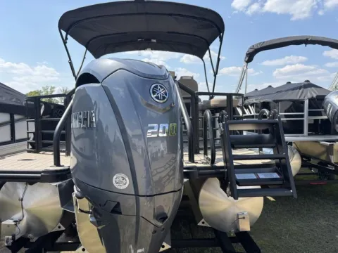 More photos of 2025 SUNCHASER ECLIPSE 23 SBX BAR DH TRIPLE 200HP BUNK TRAILER at McLaughlin's RV and Marine, ND