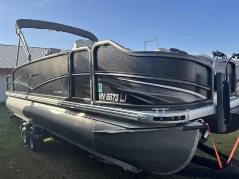 Unknown 2016 PREMIER EXPLORER 220 60HP LEGS BUNK TRAILER for sale in Fargo, ND