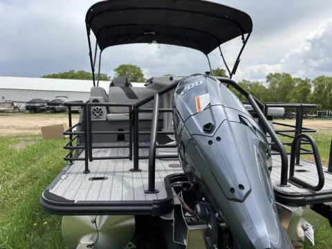 More photos of 2025 SYLVAN L-SERIES L-3 DLZ DH BAR TRIPLE 200HP BUNK TRAILER at McLaughlin's RV and Marine, ND