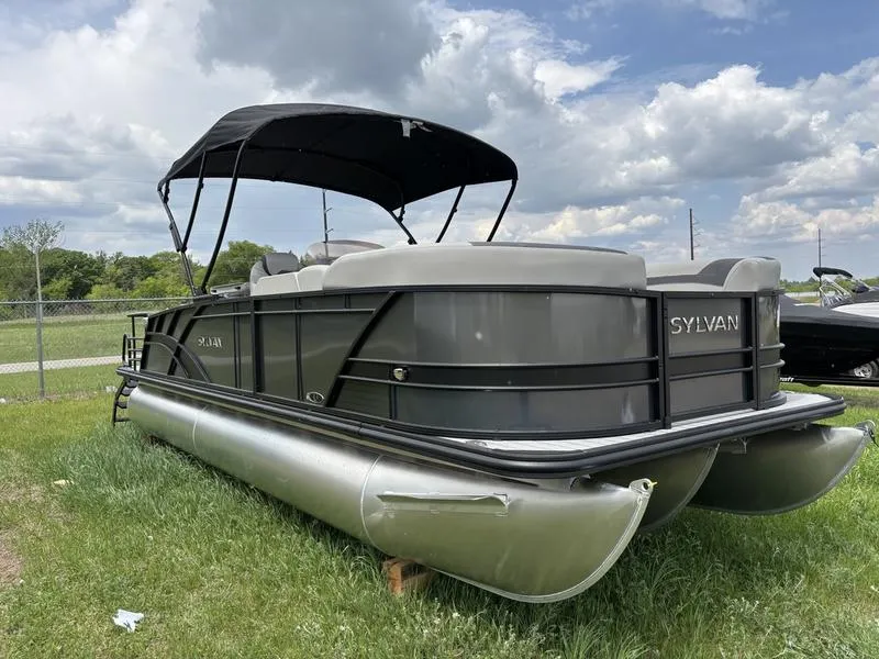 Silver 2025 SYLVAN L-SERIES L-3 DLZ DH BAR TRIPLE 200HP BUNK TRAILER for sale in Fargo, ND