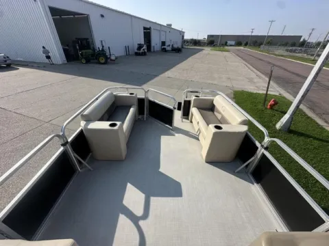 More photos of 2019 GRAND ISLAND 19 CRUISE 25HP BUNK TRAILER at McLaughlin's RV and Marine, ND