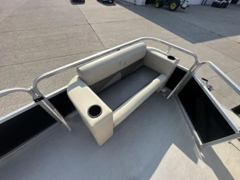 More photos of 2019 GRAND ISLAND 19 CRUISE 25HP BUNK TRAILER at McLaughlin's RV and Marine, ND
