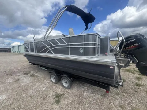 More photos of 2022 SYLVAN MIRAGE 8522 PARTY FISH 115HP VMAX BUNK TRAILER at McLaughlin's RV and Marine, ND