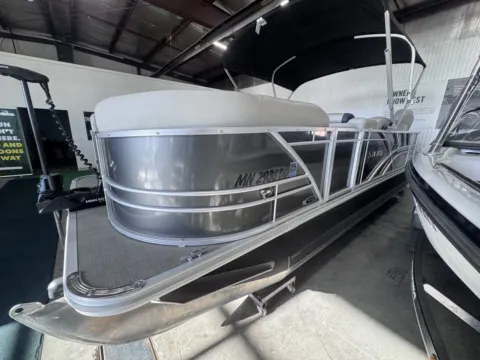 More photos of 2022 SYLVAN MIRAGE 8522 PARTY FISH 115HP VMAX BUNK TRAILER at McLaughlin's RV and Marine - Fargo, ND