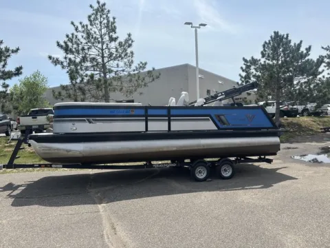 Unknown 2021 MISTY HARBOR VIAGGIO DIAMANTE SERIES D23Q 90HP TRAILER for sale in Fargo, ND