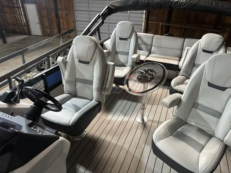 White 2021 MISTY HARBOR VIAGGIO DIAMANTE SERIES D23Q 90HP TRAILER for sale in Fargo, ND