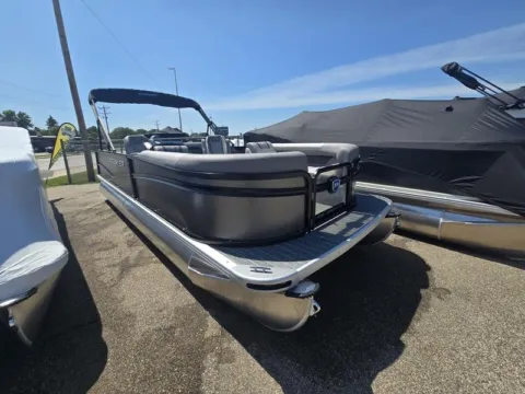 More photos of 2025 PREMIER SUNSCAPE 220 RL 90HP BUNK TRAILER at McLaughlin's RV and Marine, ND