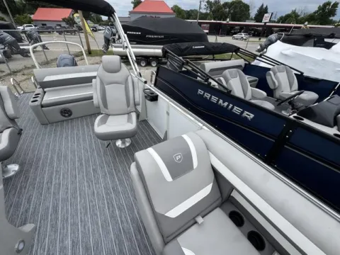 More photos of 2026 PREMIER SUNSCAPE 220 RL 115HP BUNK TRAILER at McLaughlin's RV and Marine, ND