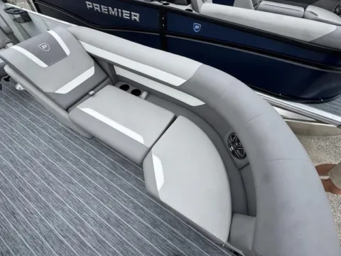 More photos of 2026 PREMIER SUNSCAPE 220 RL 115HP BUNK TRAILER at McLaughlin's RV and Marine, ND