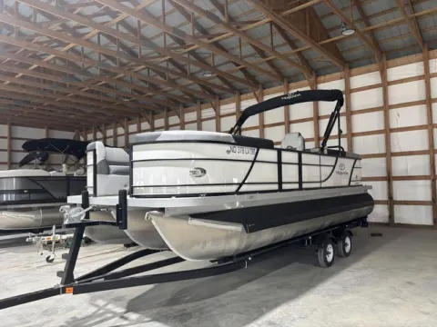 Unknown 2023 VERANDA RELAX VR22RC 300HP BUNK TRAILER for sale in Fargo, ND