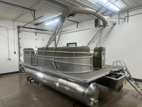 Photos of 2026 SUNCHASER VISTA 18 LR 50HP BUNK TRAILER for sale in Fargo, ND at McLaughlin's RV and Marine