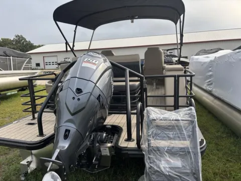 More photos of 2026 SYLVAN L-SERIES L-3 CLZ DH 150HP BUNK TRAILER at McLaughlin's RV and Marine - Fargo, ND