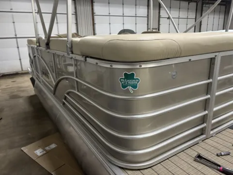 More photos of 2018 SYLVAN MIRAGE 820 CRUISE 50HP LEGS BUNK TRAILER MIRAGE 820 CRUISE 50HP SEA LEGS at McLaughlin's RV and Marine - Fargo, ND