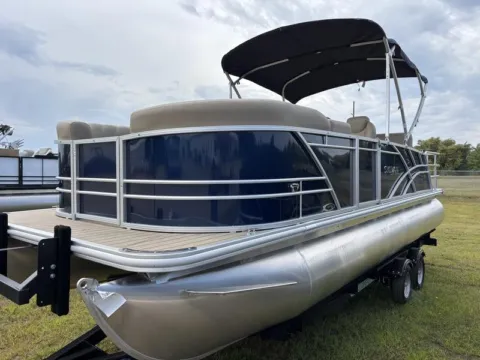 Photos of 2026 SYLVAN MIRAGE 822 CLZ DH 115HP BUNK TRAILER for sale in Detroit Lakes, MN at McLaughlin's RV & Marine - Detroit Lakes