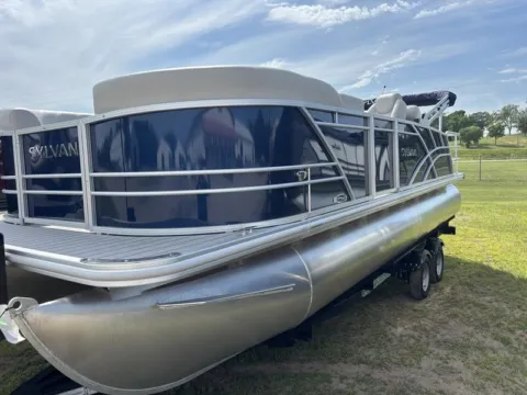 More photos of 2026 SYLVAN MIRAGE 8522 CLZ DH 150HP BUNK TRAILER at McLaughlin's RV and Marine, ND