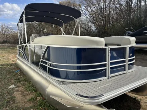 Another view of 2026 SYLVAN MIRAGE 822 CLZ 115HP BUNK TRAILER for sale in Fargo, ND at McLaughlin's RV and Marine