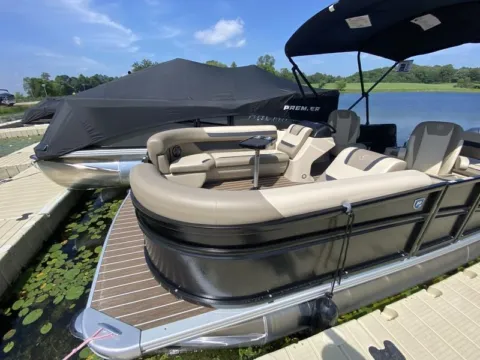 More photos of 2026 PREMIER SUNSCAPE 200 RL 90HP BUNK TRAILER DEMO at McLaughlin's RV and Marine, ND