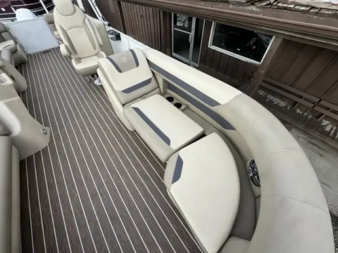 More photos of 2026 PREMIER SUNSCAPE 220 RF 115HP BUNK TRAILER at McLaughlin's RV and Marine, ND