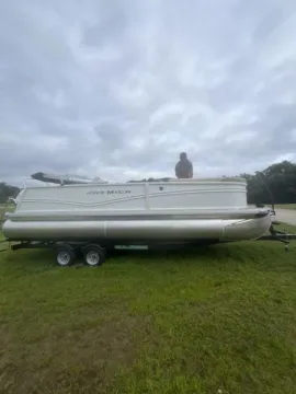 More photos of 2026 PREMIER SUNSCAPE 220 RL 115HP BUNK TRAILER at McLaughlin's RV and Marine, ND