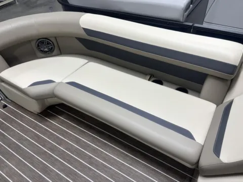 More photos of 2026 PREMIER SUNSCAPE 220 RL 115HP BUNK TRAILER at McLaughlin's RV and Marine, ND