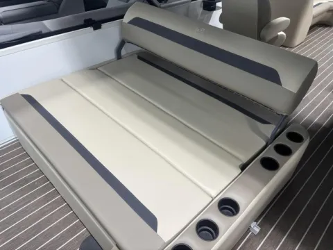 Photos of 2026 PREMIER SUNSCAPE 220 RL 115HP BUNK TRAILER for sale in Fargo, ND at McLaughlin's RV and Marine