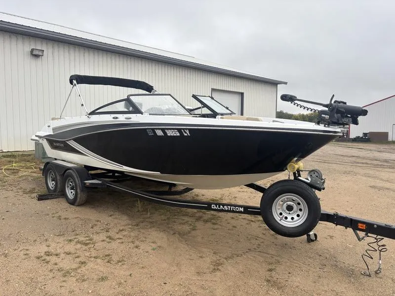 Unknown 2020 GLASTRON GTSF 205 4.5L for sale in Fargo, ND