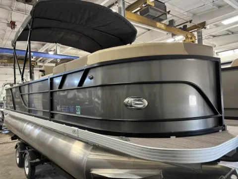 More photos of 2022 VERANDA VERANDA VF22F2 115HP LEGS BUNK TRAILER at McLaughlin's RV and Marine, ND