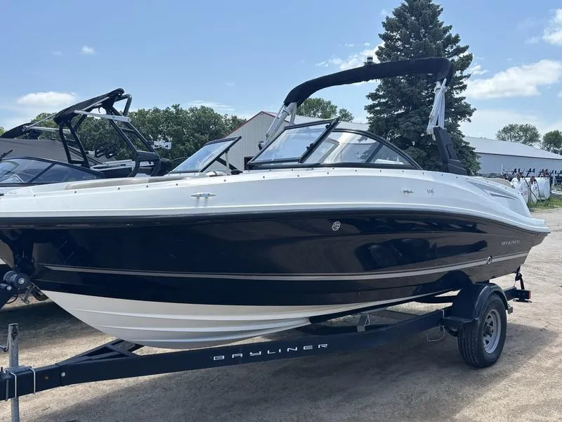 Unknown 2017 BAYLINER VR5 for sale in Fargo, ND
