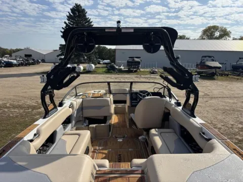 Photos of 2026 MOOMBA MOJO for sale in Fargo, ND at McLaughlin's RV and Marine - Fargo