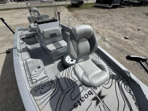 Photos of 2023 XPRESS BOATS H20 BAY 150HP VMAX for sale in Fargo, ND at McLaughlin's RV and Marine