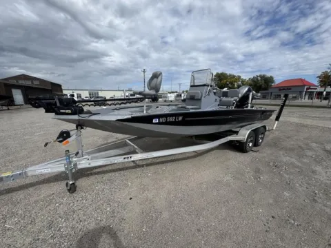 More photos of 2023 XPRESS BOATS H20 BAY 150HP VMAX at McLaughlin's RV and Marine, ND