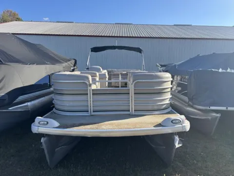 Another view of 2002 GODFREY SANPAN SP2500RS 90HP for sale in Fargo, ND at McLaughlin's RV and Marine