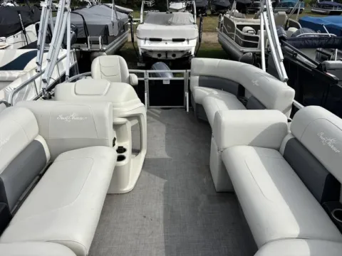 Photos of 2022 SUNCHASER VISTA 16 LR 40HP BUNK TRAILER for sale in Fargo, ND at McLaughlin's RV and Marine