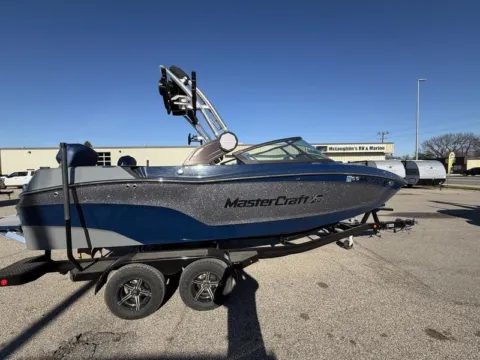 More photos of 2023 MASTERCRAFT XT20 at McLaughlin's RV and Marine, ND