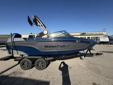 Photos of 2023 MASTERCRAFT XT20 for sale in Fargo, ND at McLaughlin's RV and Marine - Fargo
