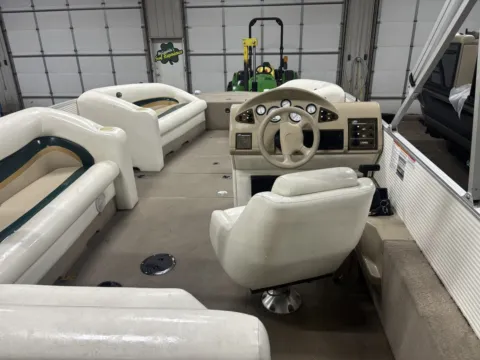 More photos of 2000 PRINCECRAFT VENTURA 190 at McLaughlin's RV and Marine - Fargo, ND
