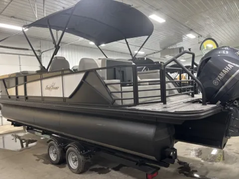 More photos of 2026 SUNCHASER ECLIPSE 25 SB DH TRIPLE 300HP BUNK TRAILER at McLaughlin's RV and Marine - Fargo, ND