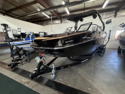 Photos of 2026 MOOMBA TYKON for sale in Fargo, ND at McLaughlin's RV and Marine - Fargo