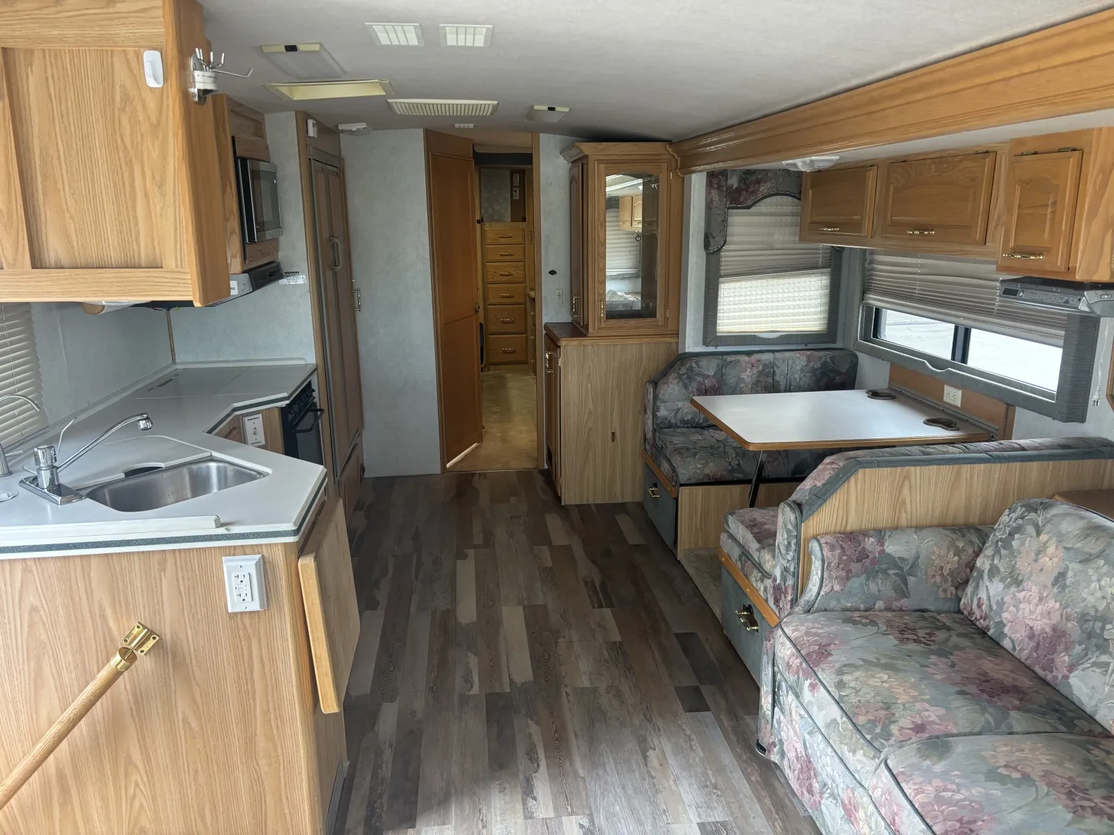 Photos of 2000 FLEETWOOD VISION PACE ARROW 36 for sale in Fargo, ND at McLaughlin's RV and Marine - Fargo