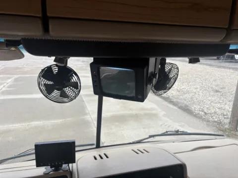 More photos of 2000 FLEETWOOD VISION PACE ARROW 36 at McLaughlin's RV and Marine - Fargo, ND