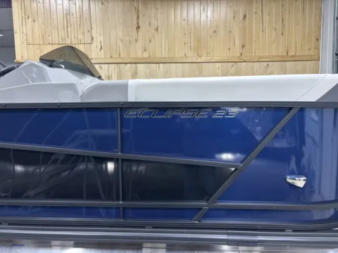 Photos of 2026 SUNCHASER ECLIPSE 23 SB DH 150HP BUNK TRAILER for sale in Fargo, ND at McLaughlin's RV and Marine - Fargo