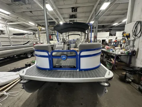 Photos of 2026 PREMIER SUNSCAPE 220 RF 115HP BUNK TRAILER for sale in Fargo, ND at McLaughlin's RV and Marine - Fargo