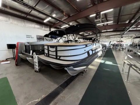 More photos of 2026 EVOTTI 500 SERIES 521 CS TRIPLE 200HP BUNK TRAILER at McLaughlin's RV and Marine - Fargo, ND