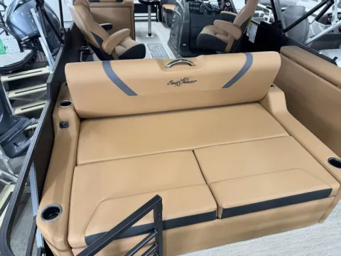 Photos of 2026 SUNCHASER ECLIPSE 23 SB DH TRIPLE 200HP BUNK TRAILER for sale in Fargo, ND at McLaughlin's RV and Marine - Fargo