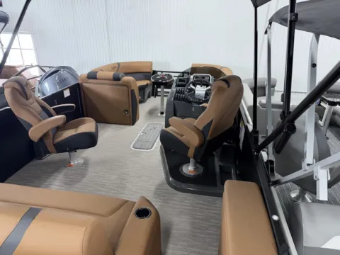 More photos of 2026 SUNCHASER ECLIPSE 23 SB DH TRIPLE 200HP BUNK TRAILER at McLaughlin's RV and Marine - Fargo, ND