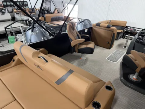 More photos of 2026 SUNCHASER ECLIPSE 23 SB DH TRIPLE 200HP BUNK TRAILER at McLaughlin's RV and Marine - Fargo, ND